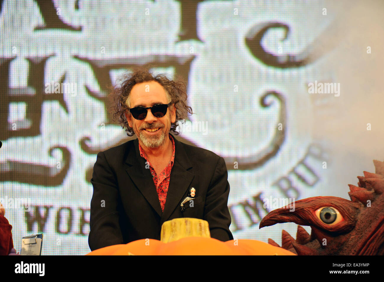 Tim Burton besucht "Die Welt von Tim Burton" Ausstellung in Roppongi Hills in Tokio in Japan Oct. 31 2014 feierlich eröffnet. Stockfoto