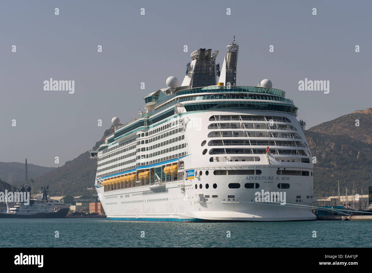 Royal Caribbean Abenteurer der Meere Kreuzfahrtschiff im Hafen von Cartagena in Spanien angedockt. Stockfoto