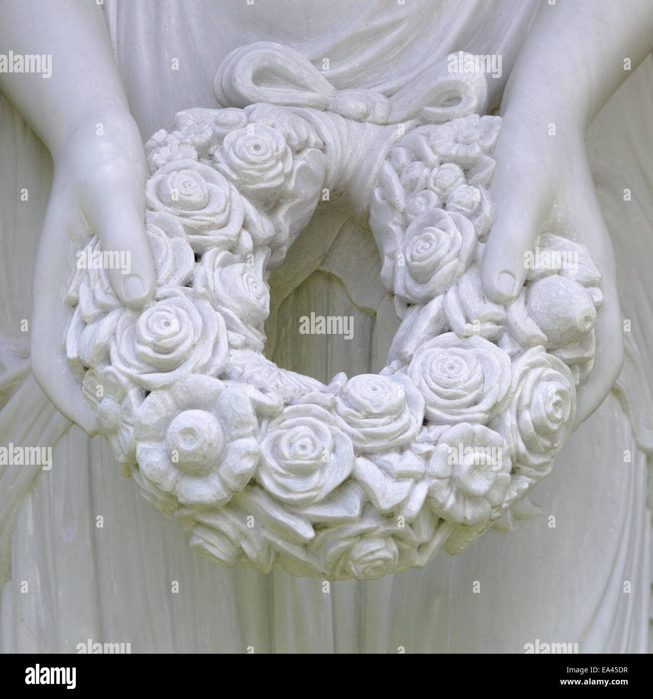 Statue hält kranz -Fotos und -Bildmaterial in hoher Auflösung – Alamy