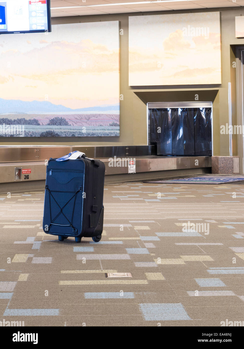 Koffer am Flughafen Gepäck Anspruch Bereich, USA verloren Stockfotografie -  Alamy