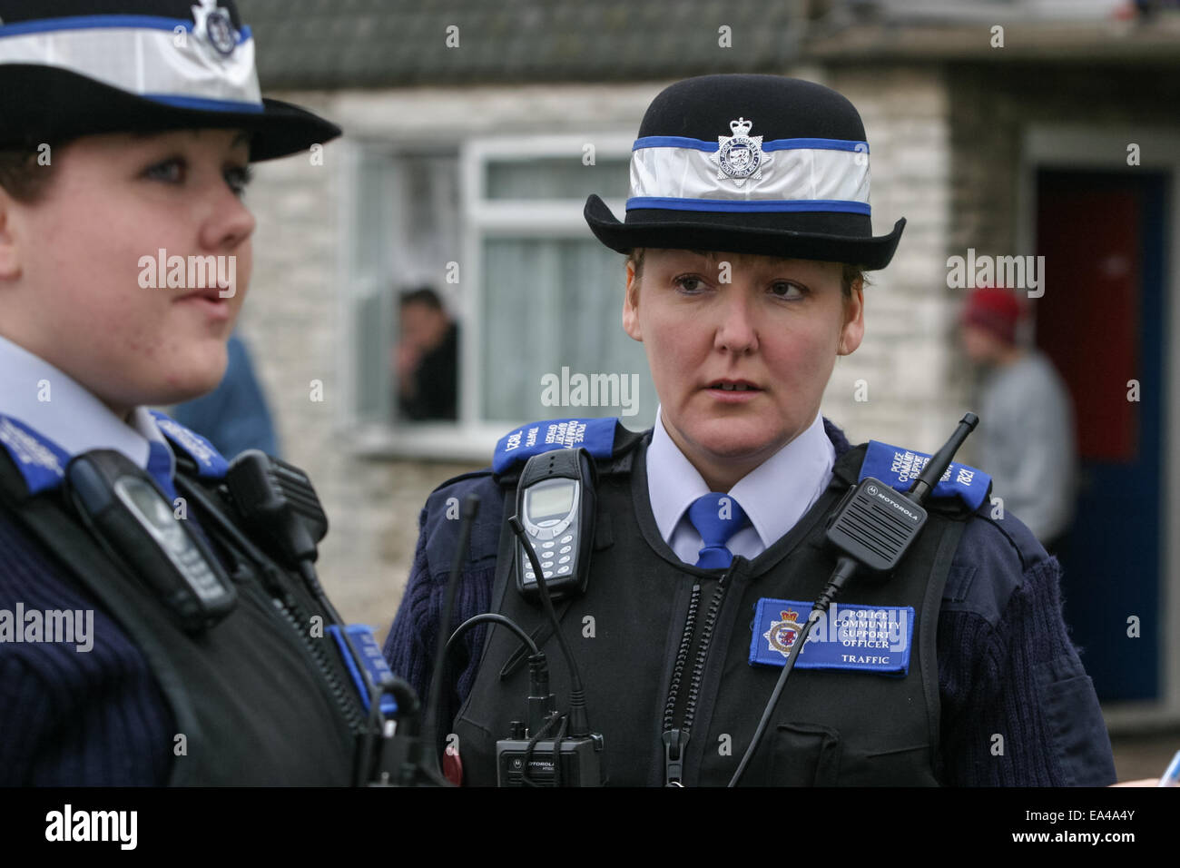 Police Community Support Officers auf Patrouille in Weston-Super-Mare, Somerset Stockfoto