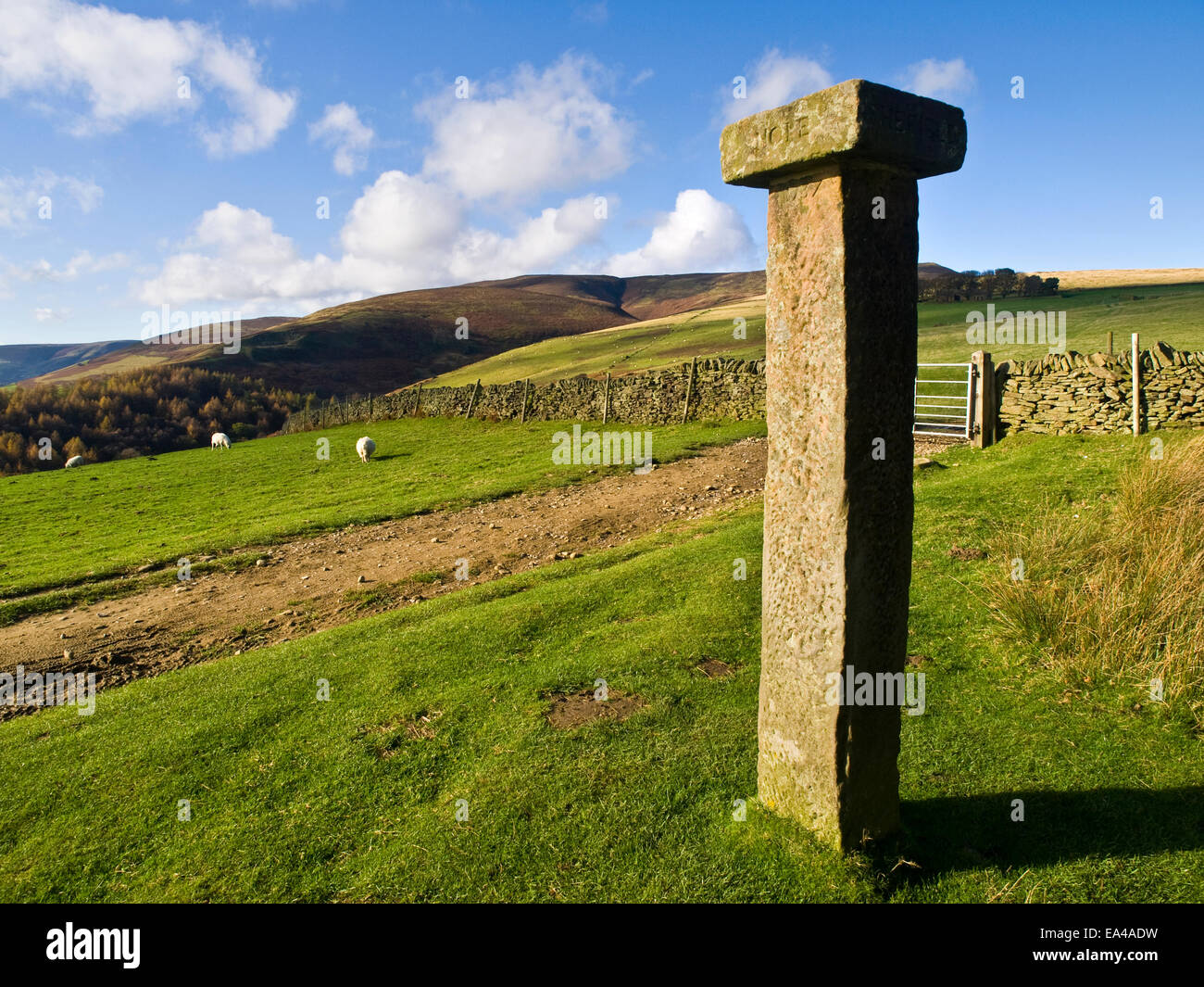 Hope-Kreuz auf Win-Hügel im Peak District, Großbritannien Stockfoto