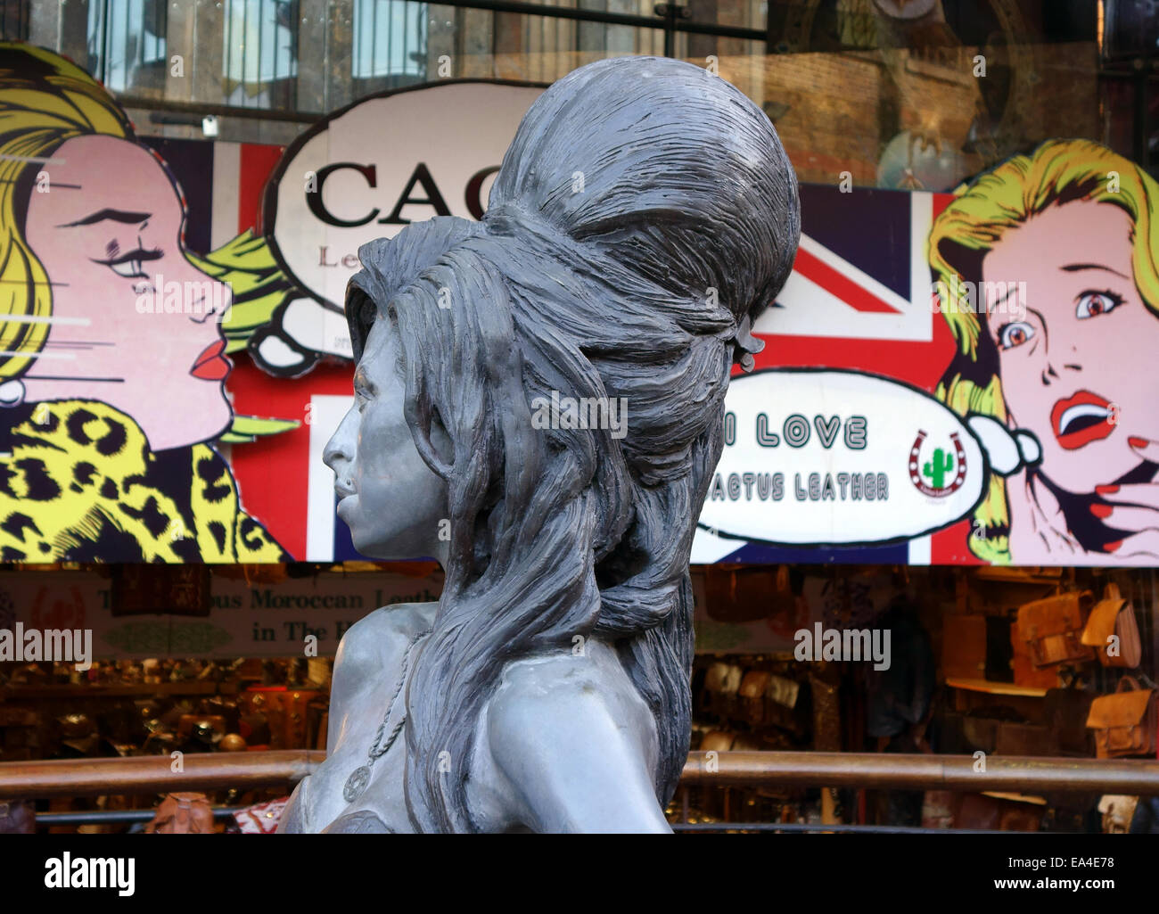 Statue von Amy Winehouse in Camden Stables Market, London von Scott Eaton Stockfoto