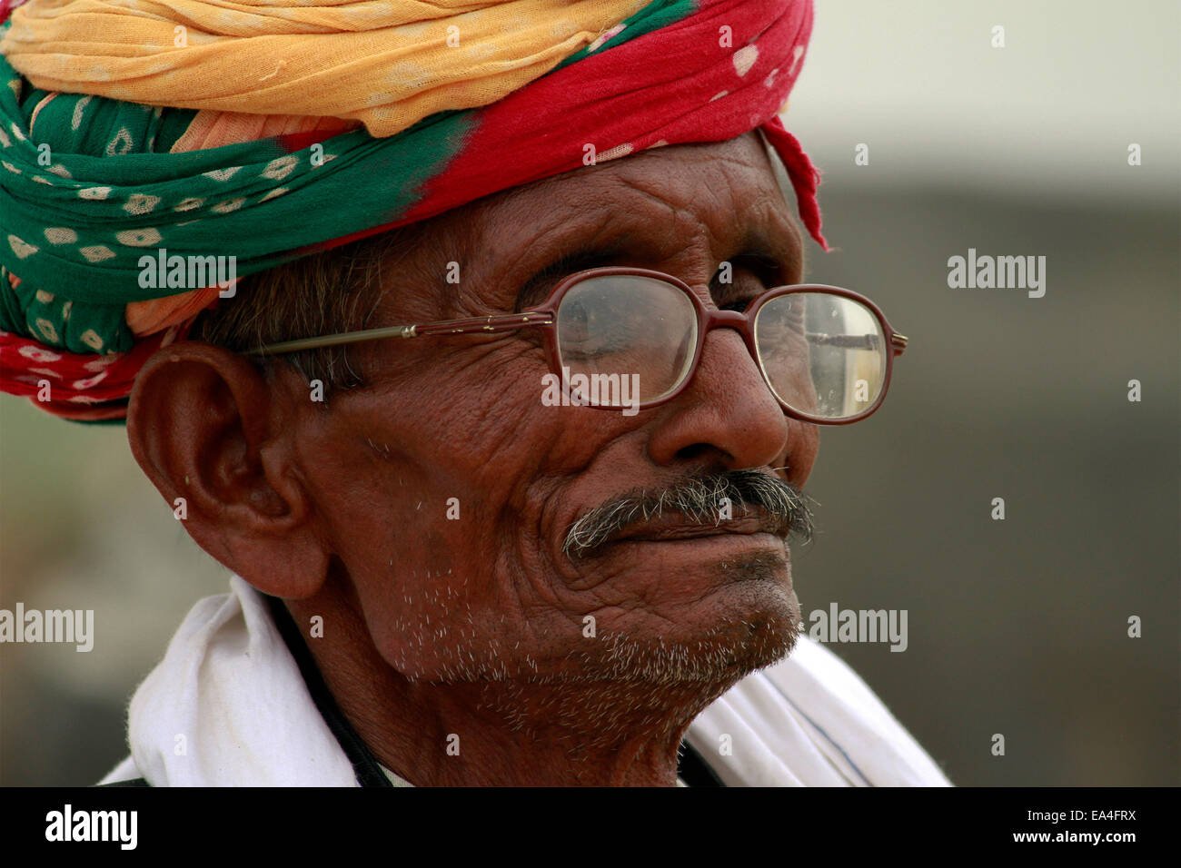 Turban, indische, Männlich, Alter Mann, Dorfbewohner, Schnurrbart, Bart in Pushkar, Rajasthan, Indien. Stockfoto