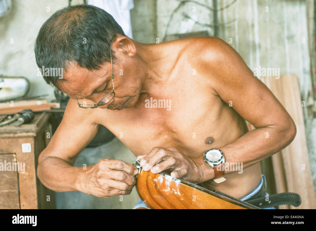 Alegre Gitarre Fabrik, Hand gemacht Gitarre in Lapu-Lapu City der Philippinen. Stockfoto