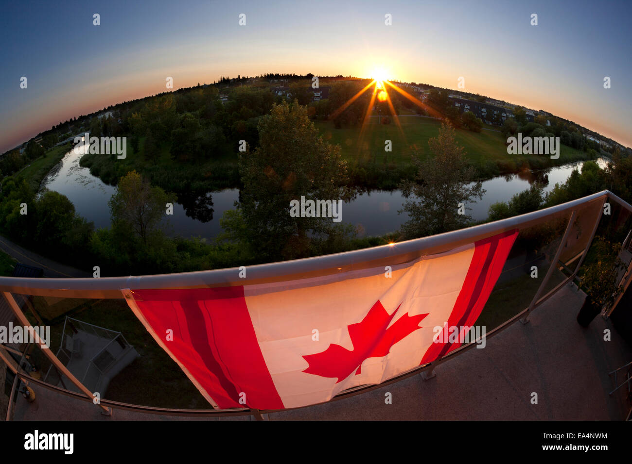 Sonnenuntergang, Alberta, Kanada, Flagge, Nahaufnahme Stockfoto