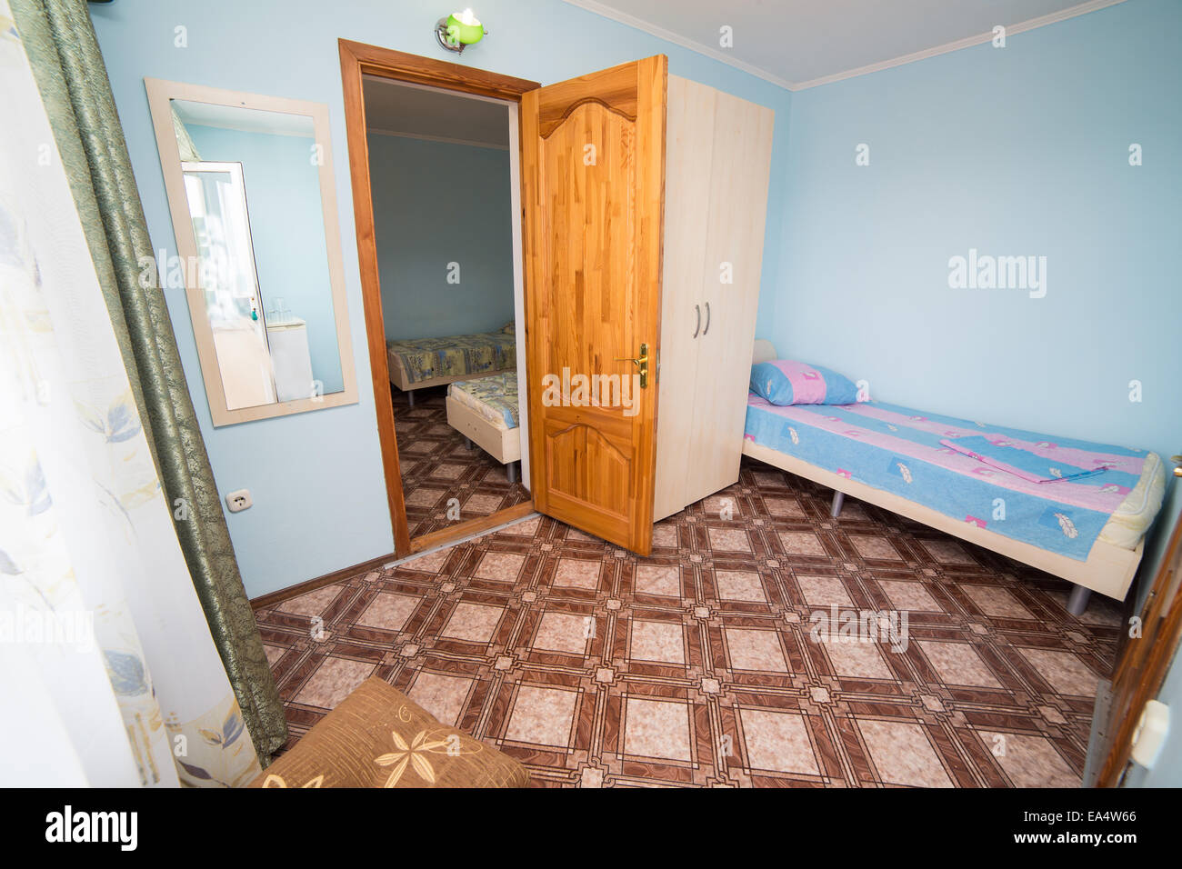 Modernes Haus- und Hotelbesuche Schlafzimmer-Innenarchitektur Stockfoto
