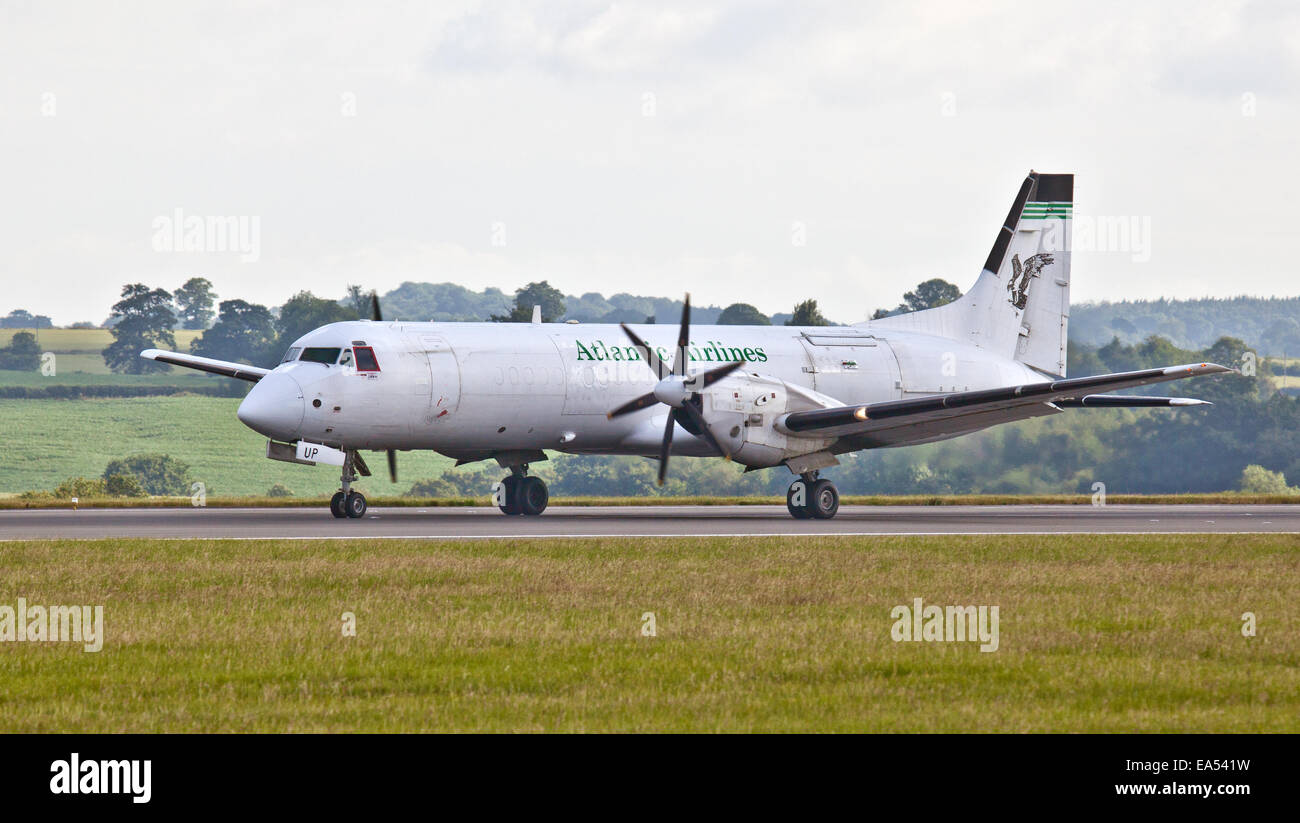 Atlantic Airlines BAe ATP-G-BUUP am Flughafen London-Luton LTN anreisen Stockfoto