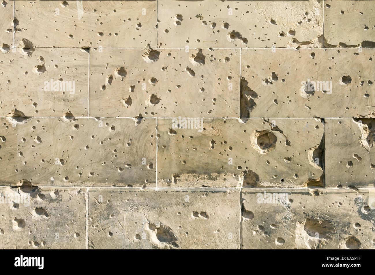 Wand Mit Einschusslochern Stockfotografie Alamy