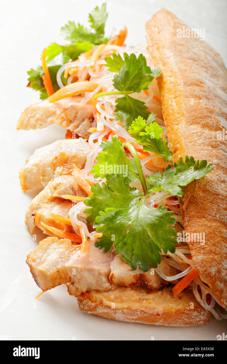 Heißen Banh mi Sandwich mit Schweinefleisch Stockfoto