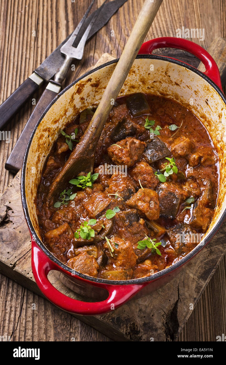 Lamm-Ragout mit Auberginen Stockfoto