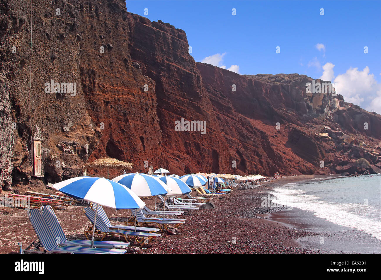 Roter Strand. Santorin, Griechenland Stockfoto