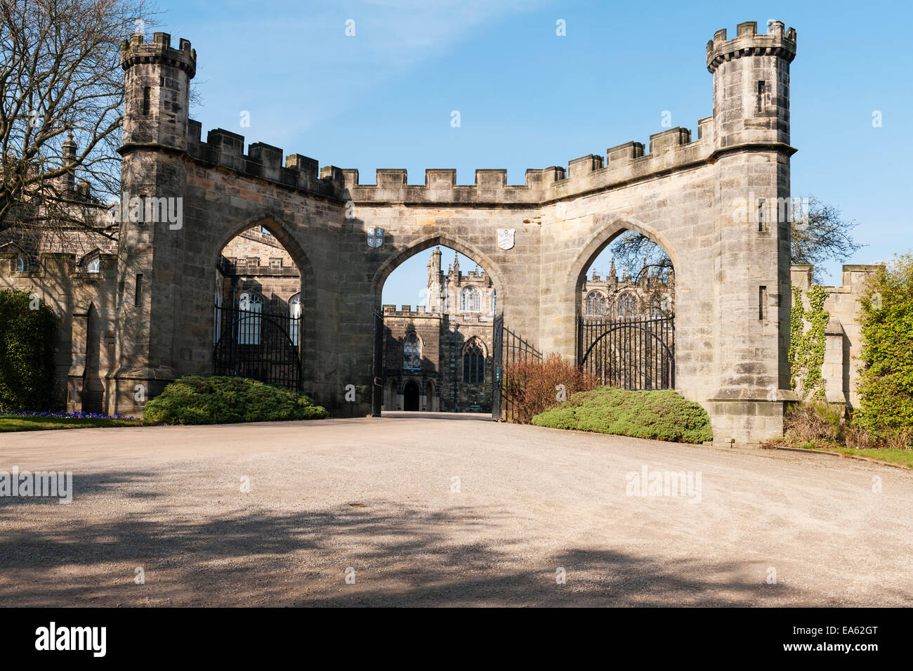 Auckland Burg (Bischofspalast), County Durham, Großbritannien. Der Eingang durch die Bildwand oder Garten-Bildschirm (von James Wyatt) Stockfoto