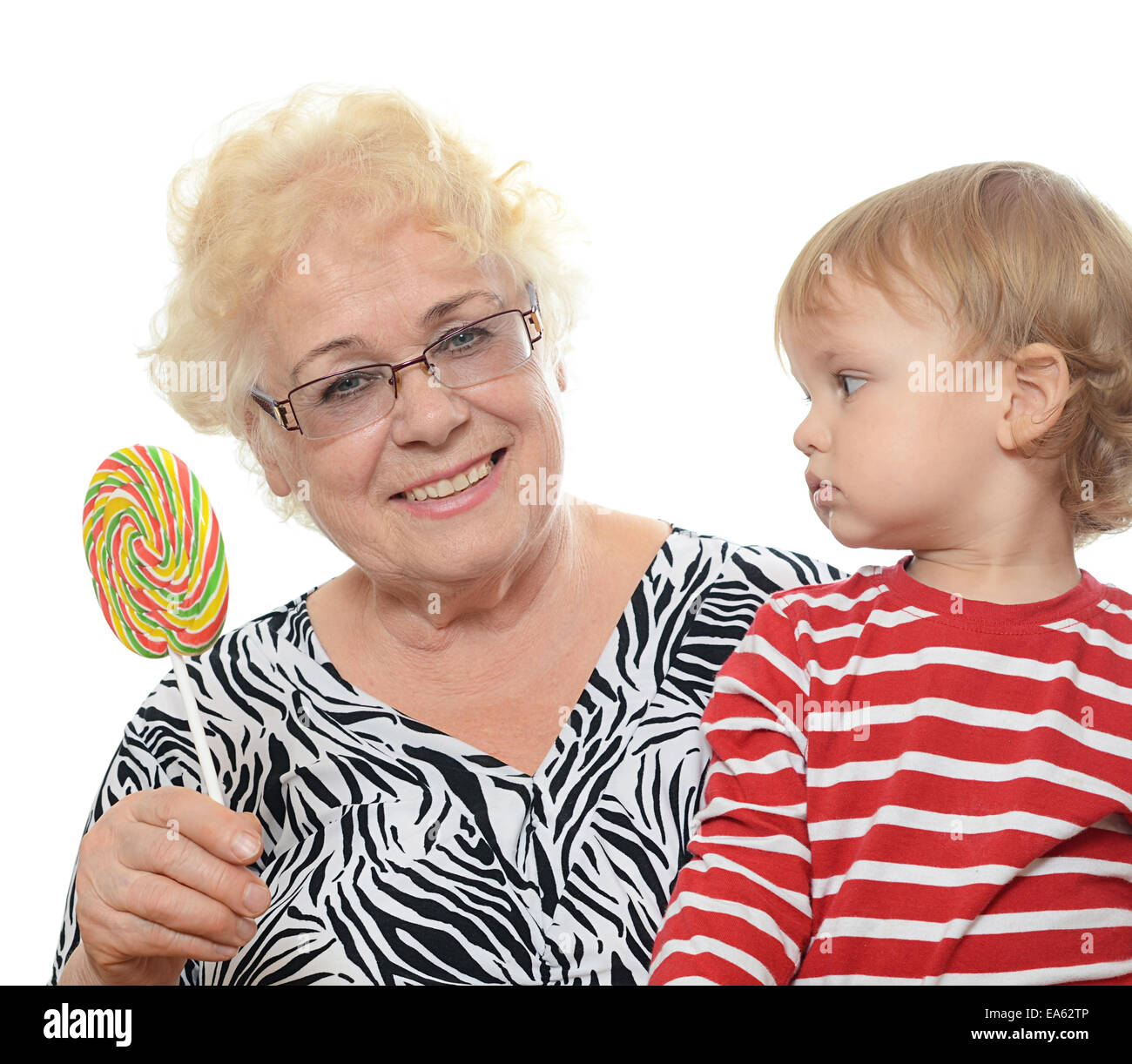 Die ältere Frau mit kleinen Enkelsohn Stockfoto