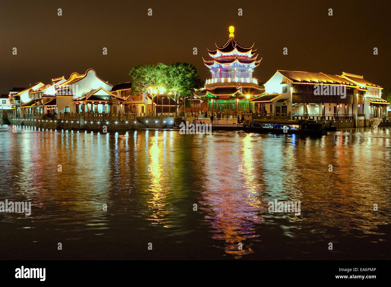 China, Suzhou Stadt in der Nacht Stockfoto