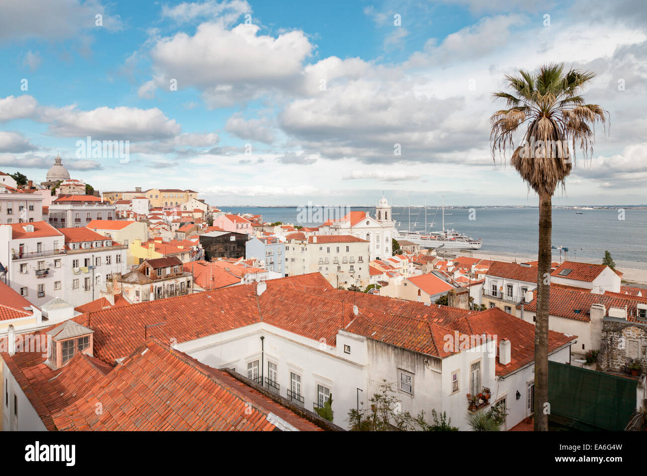 Portugal, Lissabon, Blick auf Altstadt Stockfoto