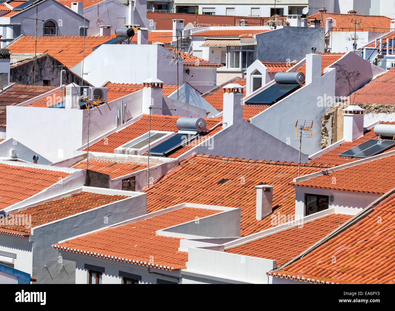 Weißen Sie Häusern und roten Ziegeldächer, Nahaufnahme Stockfoto