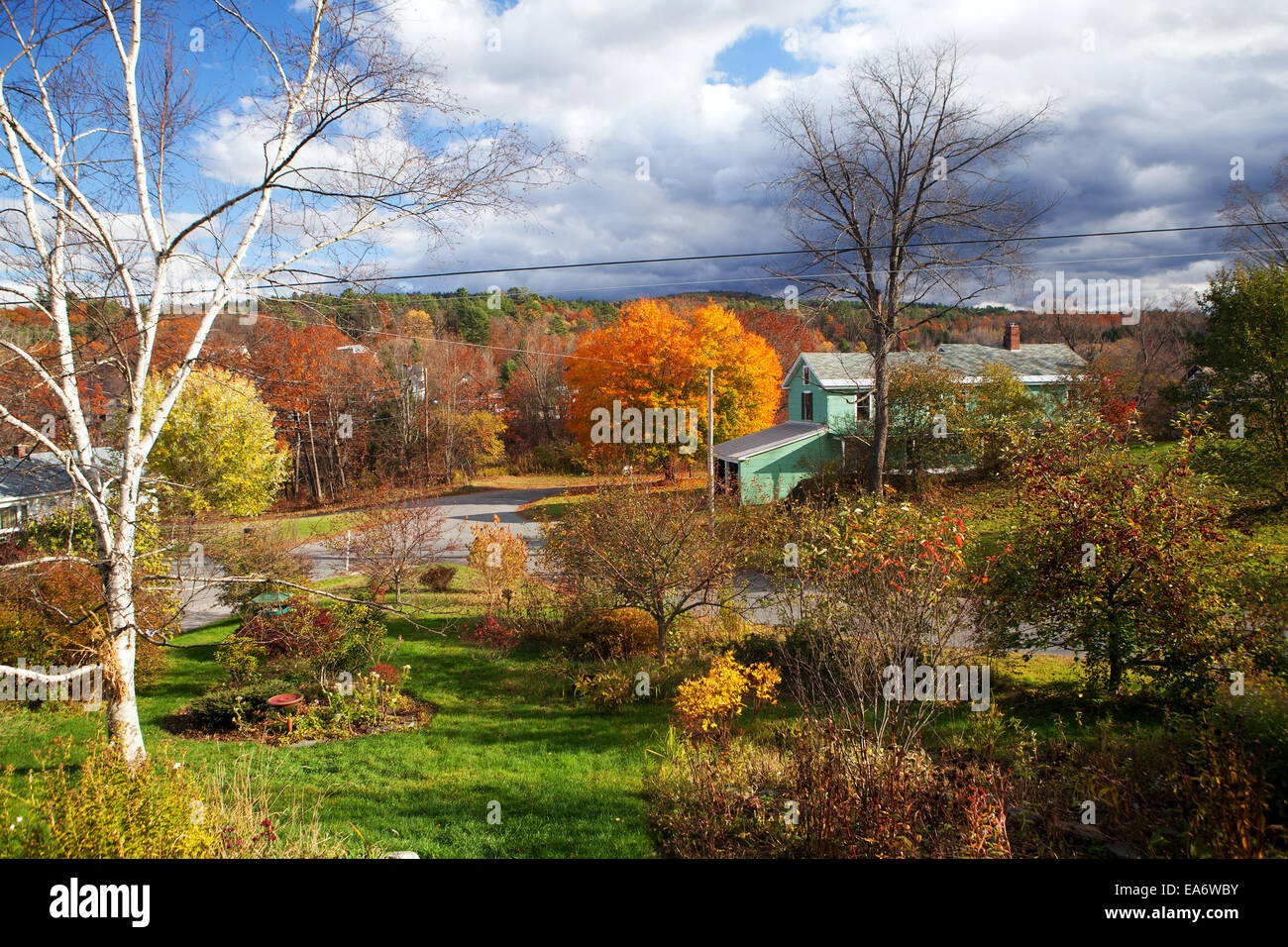 New Hampshire, USA landschaftlich von Herbstlaub. Stockfoto