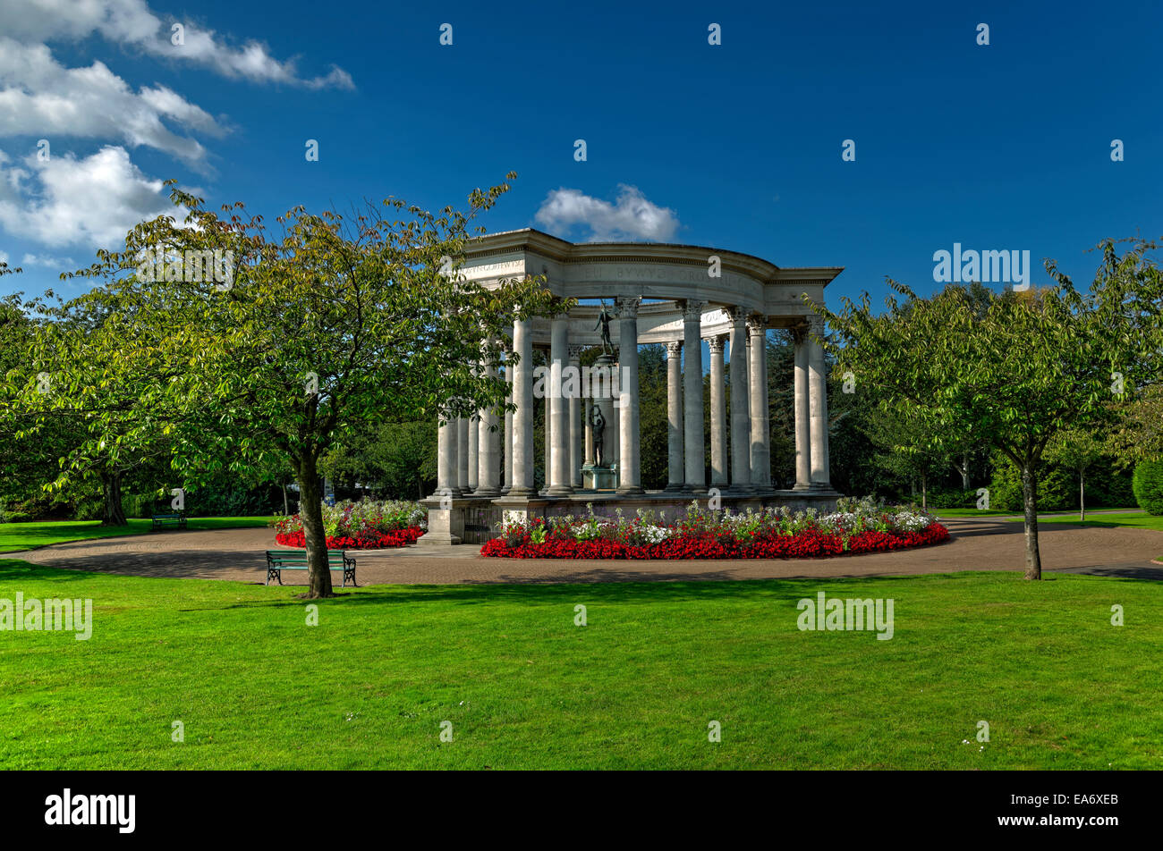 Weltkrieg ein Denkmal, Cathays Park, Cardiff Civic Centre Stockfoto