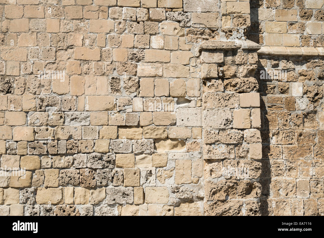 Alte mittelalterliche Burg Mauer Ziegel Hintergrundtextur in Larnaca Zypern Stockfoto