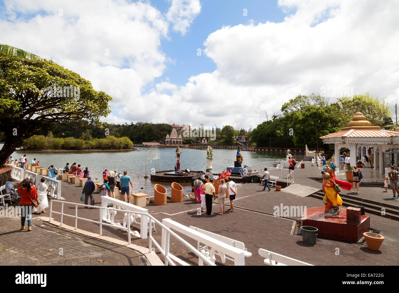 Der Hindu-Tempel am See Grand Bassin (auch bekannt als Ganga Talao oder Ganges See), zentrale Mauritius Stockfoto