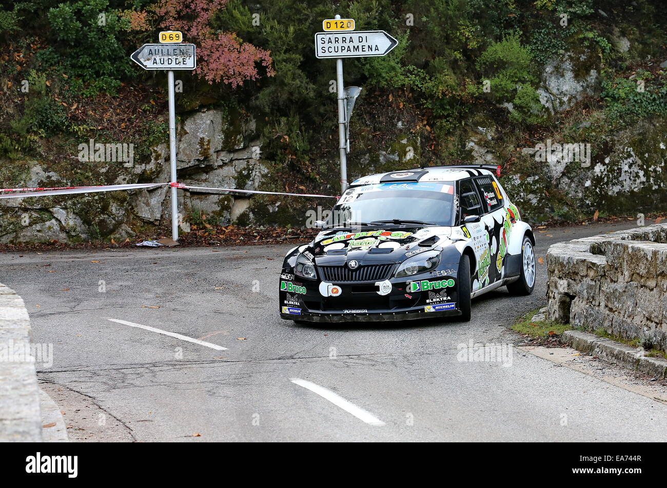 Korsika. 7. November 2014. ERC-Rallye von Korsika, Ereignis 11 der Rallye-Europameisterschaft. TARABUS Jaromir TRUNKAT Daniel Skoda Fabia S2000 Credit: Action Plus Sport Bilder/Alamy Live News Stockfoto