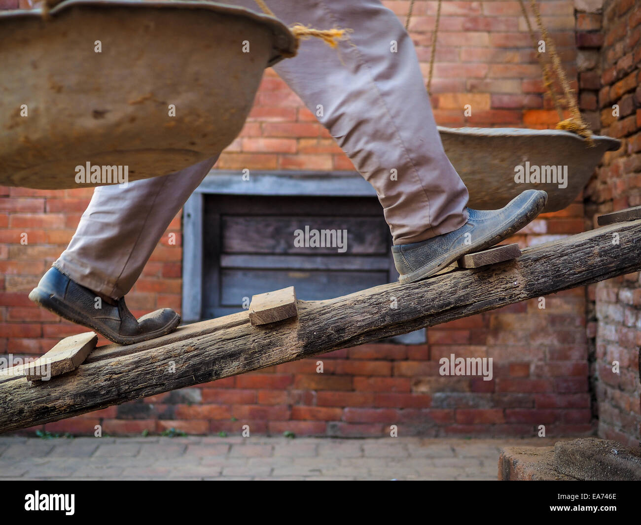 Fuße des nepalesischen Arbeiter in Patan, Kathmandu-Tal Stockfoto