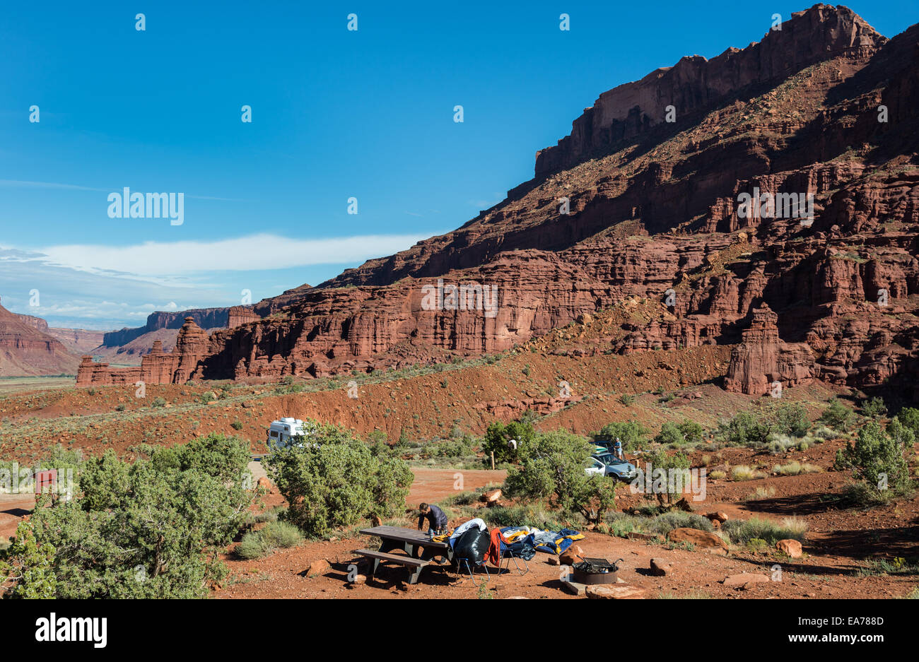 Ein Campingplatz in der Nähe von roten Sandstein in Southern Utah, USA. Stockfoto