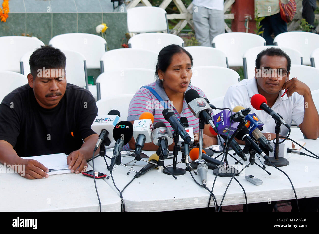 Guerrero. 8. November 2014. Eine Mutter eines fehlenden Studenten der Escuela Normal Rural Ayotzinapa beteiligt sich an einer Pressekonferenz in Ayotzinapa, Tixtla Gemeinde, Guerrero, Mexiko. © Wendy Torres/Xinhua/Alamy Live-Nachrichten Stockfoto