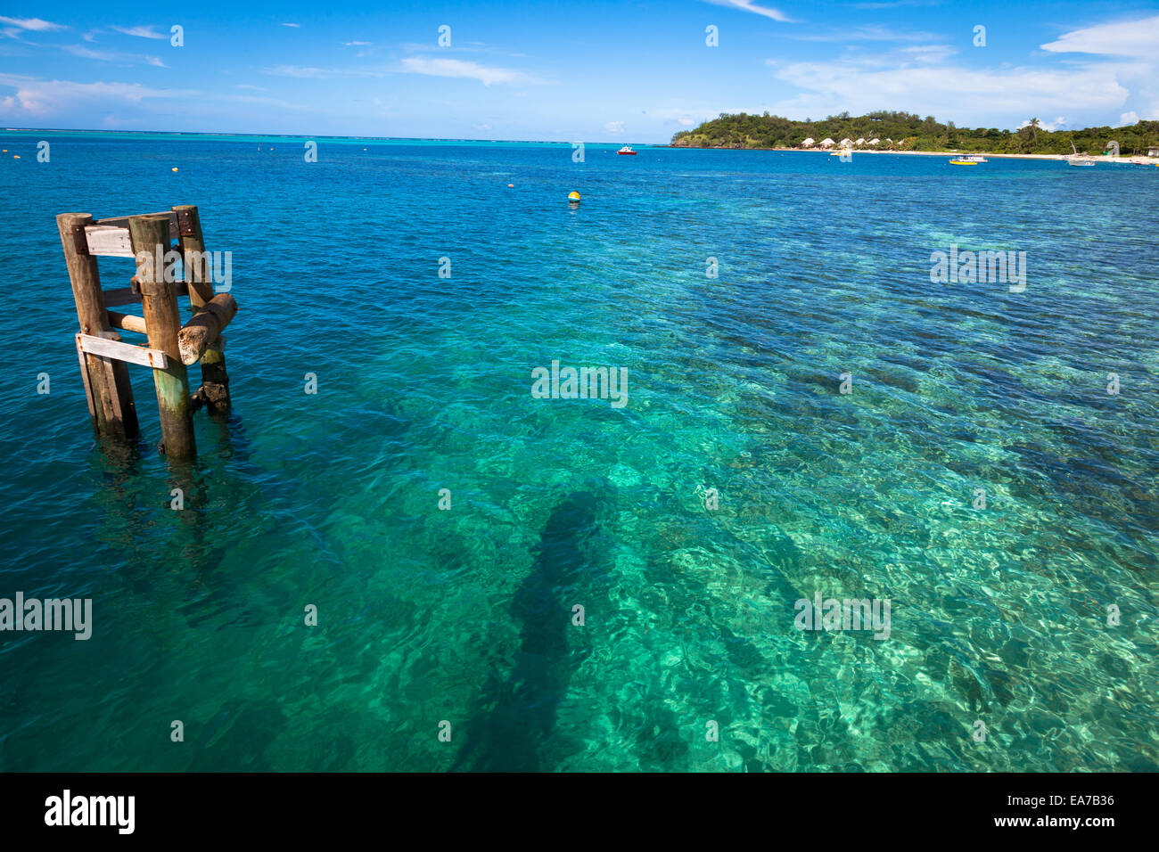 Azurblaue Wasser des pazifischen Paradies - Fidschi Stockfoto