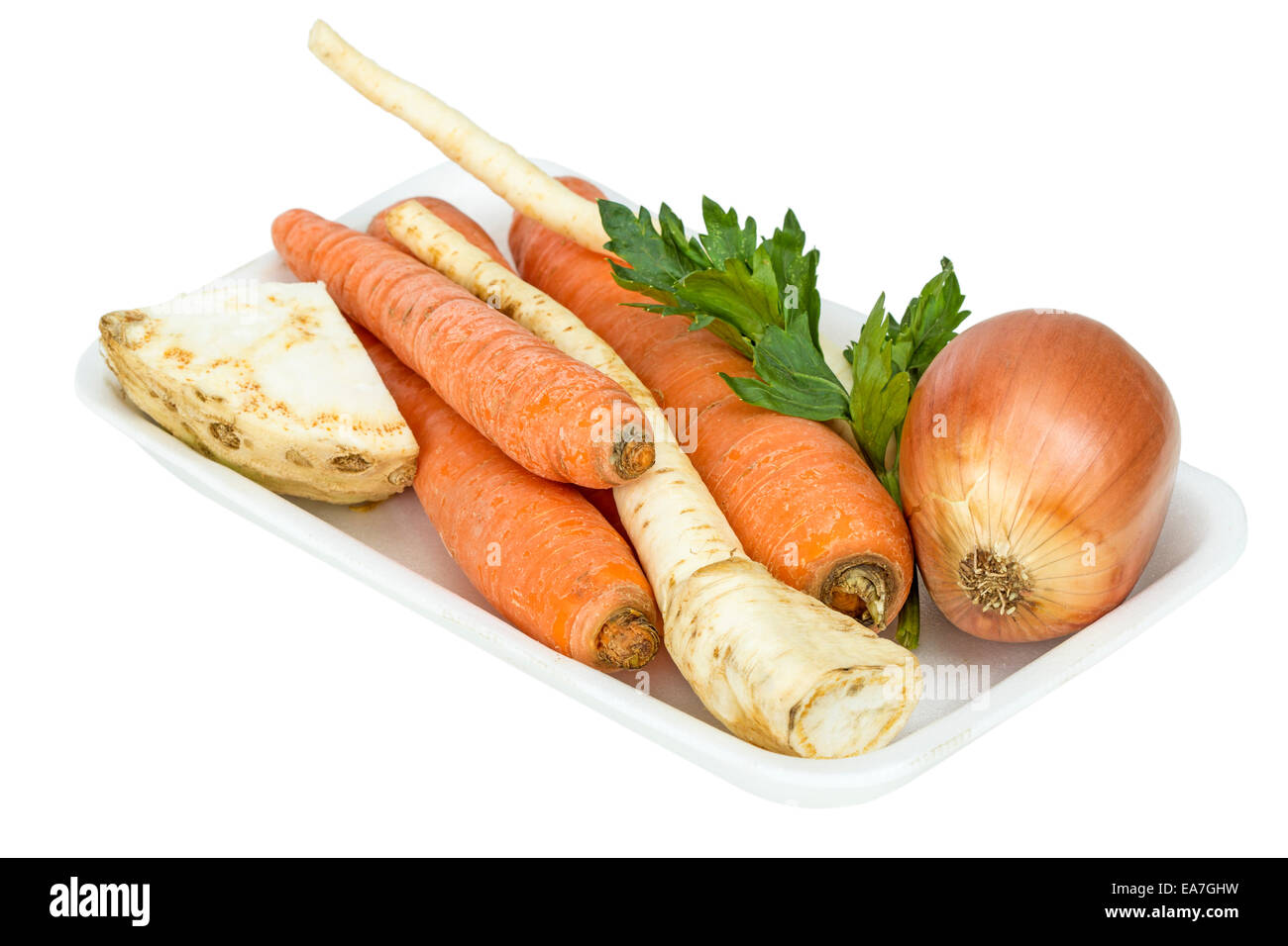 Essbrett mit Gemüse isoliert auf weißem Hintergrund mit Beschneidungspfad Stockfoto
