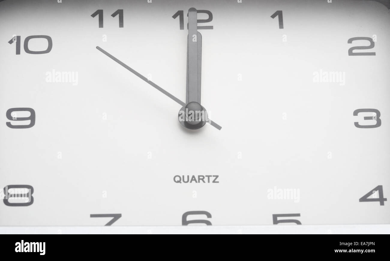 Countdown von Watch isoliert auf weißem Hintergrund Stockfoto