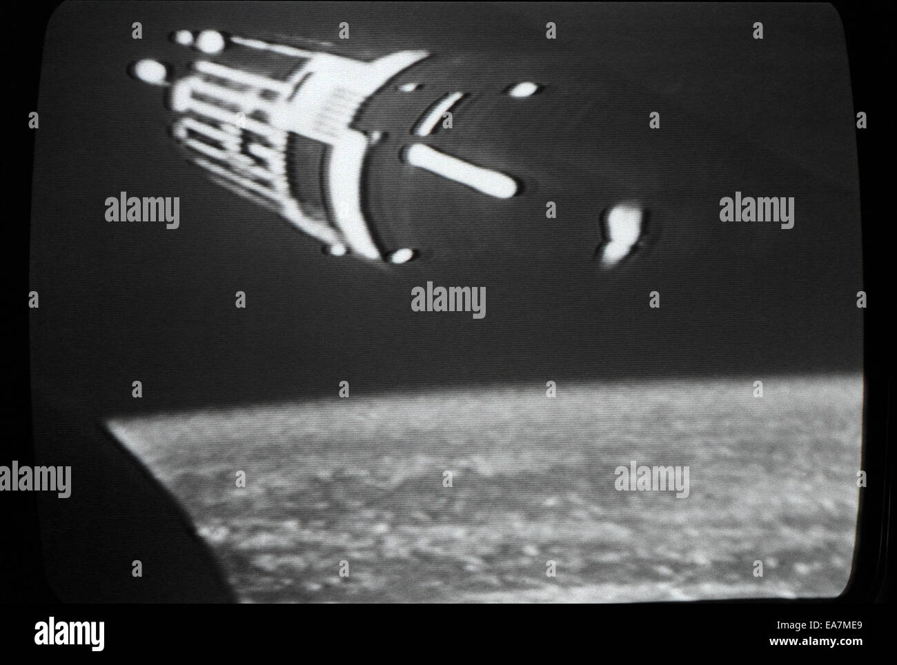 Erste Mondlandung am 20. Juli 1969 live im Fernsehen in Los Angeles, Kalifornien, USA, aufgenommen KATHY DEWITT Stockfoto