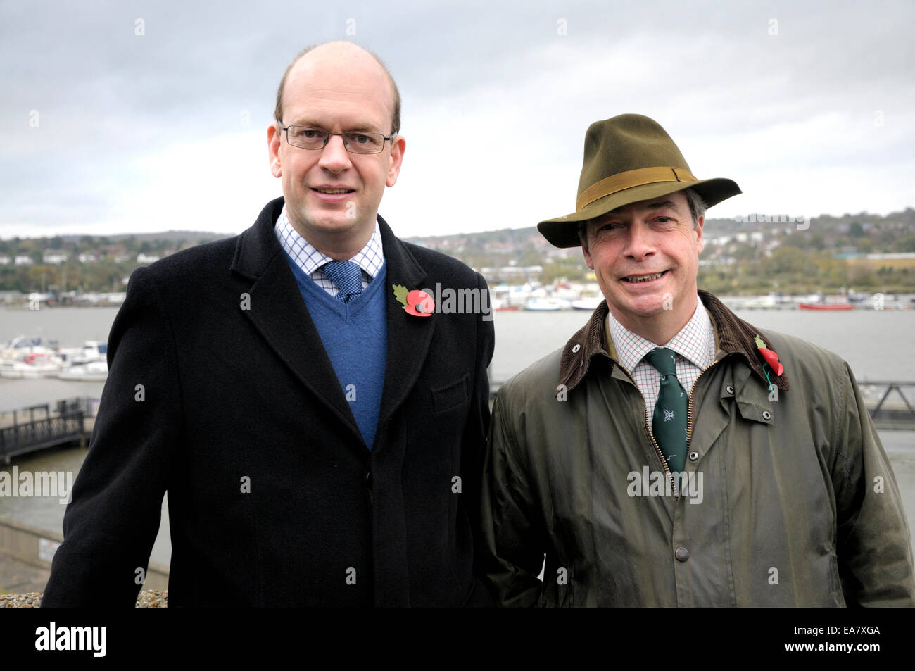 Rochester, Großbritannien. 8. November 2014. Nigel Farage kehrt nach Rochester zum siebten Mal, Mark Reckless vor der Nachwahl am 20. November zu unterstützen. Stockfoto
