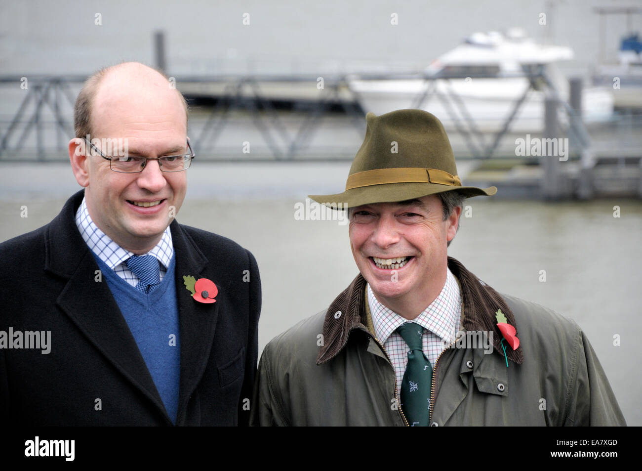 Rochester, Großbritannien. 8. November 2014. Nigel Farage kehrt nach Rochester zum siebten Mal, Mark Reckless vor der Nachwahl am 20. November zu unterstützen. Stockfoto