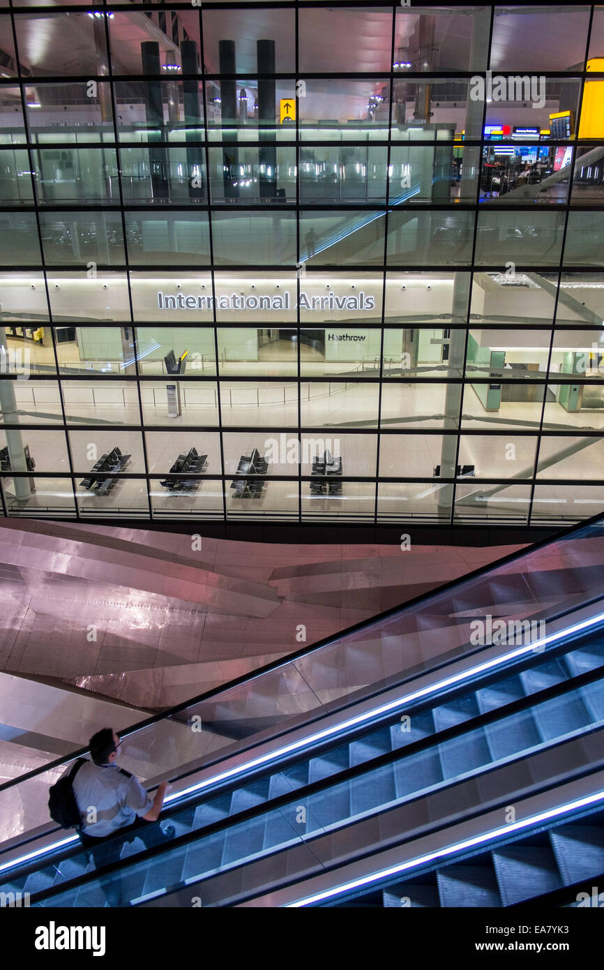 Terminal 2, Flughafen Heathrow, London, Vereinigtes Königreich Stockfoto