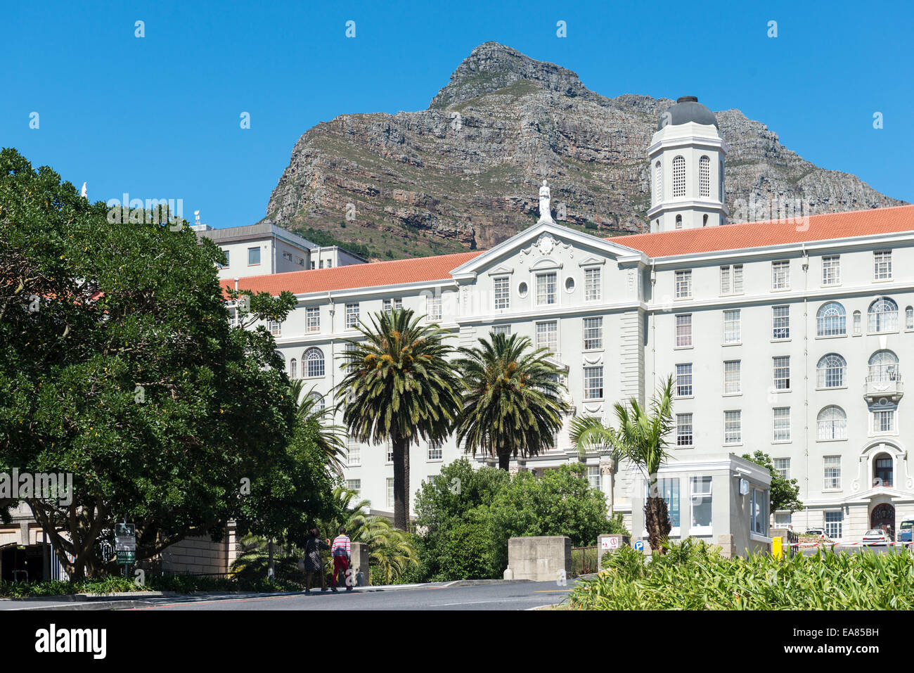Groote Schuur Krankenhaus an den Hängen des Teufels Peak, Kapstadt, Südafrika Stockfoto