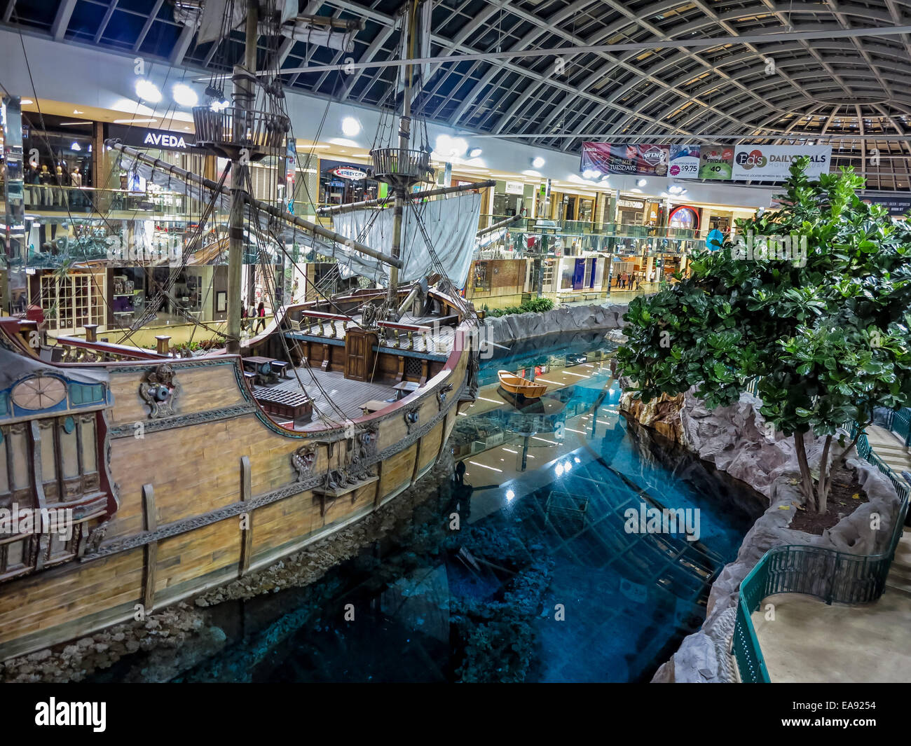 Nicht identifizierte Personen West Edmonton Mall in Alberta, Kanada. Stockfoto