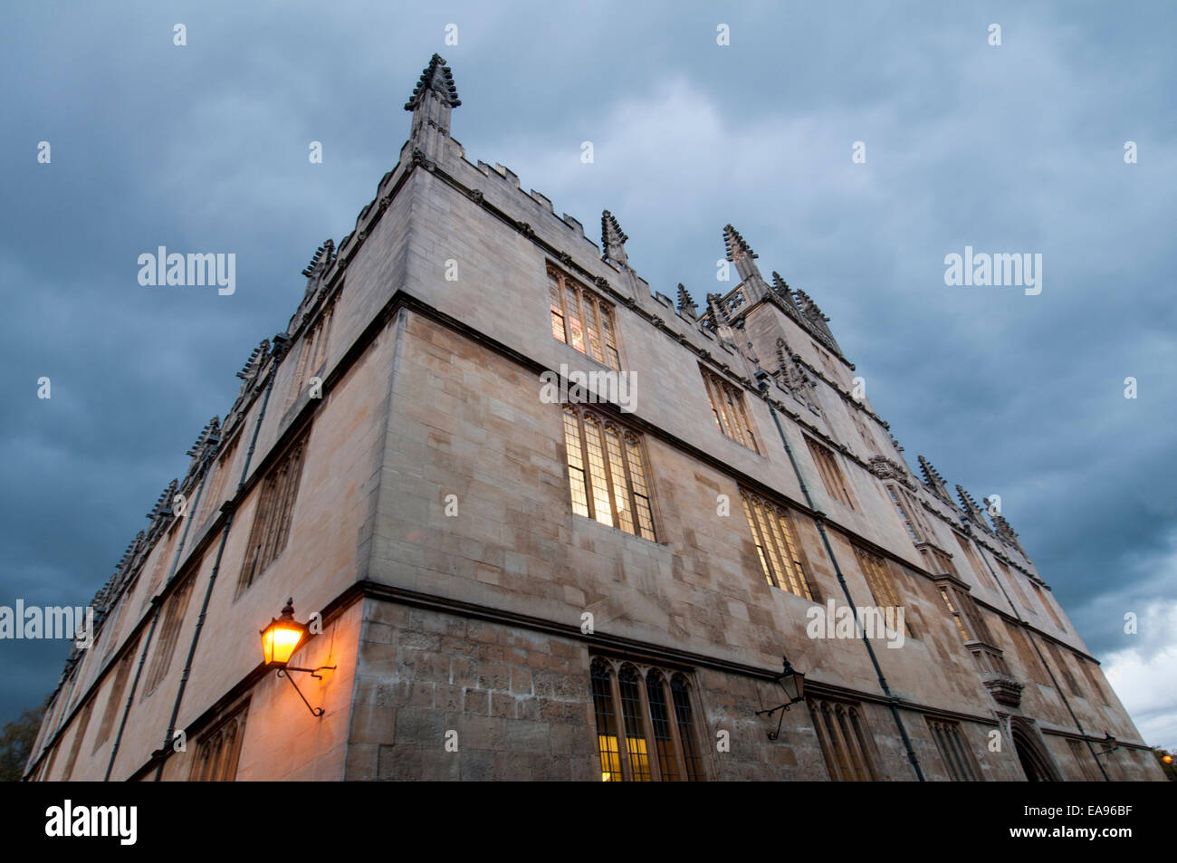 Die Bodleian Library, Oxford England, in der Dämmerung Stockfoto