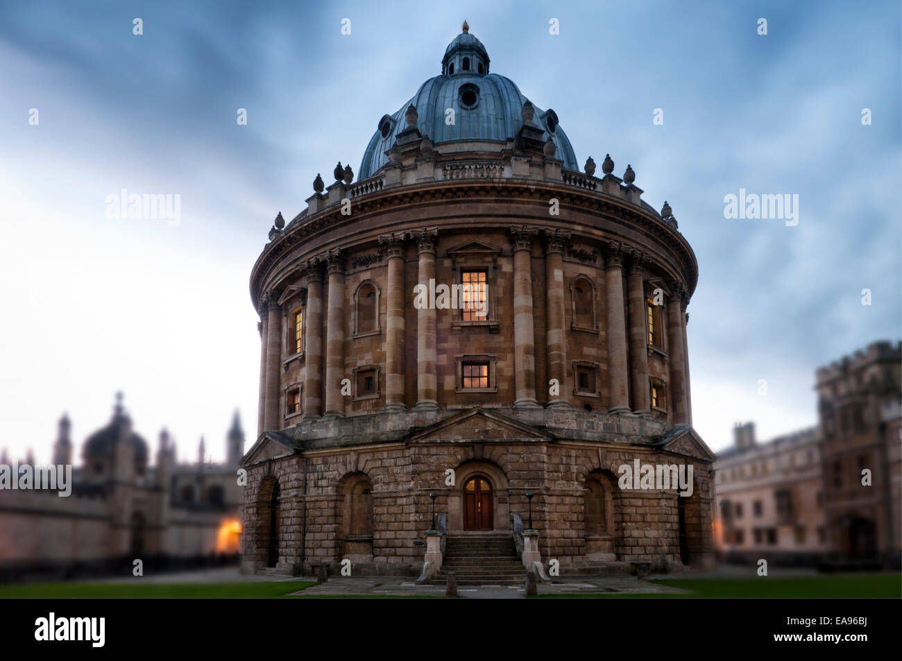 Die Radcliffe Camera in Oxford England in der Abenddämmerung Stockfoto