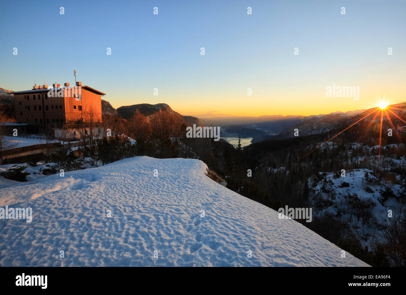 Berghütte Komna, Slowenien. Blick zum See von Bohinj Stockfoto