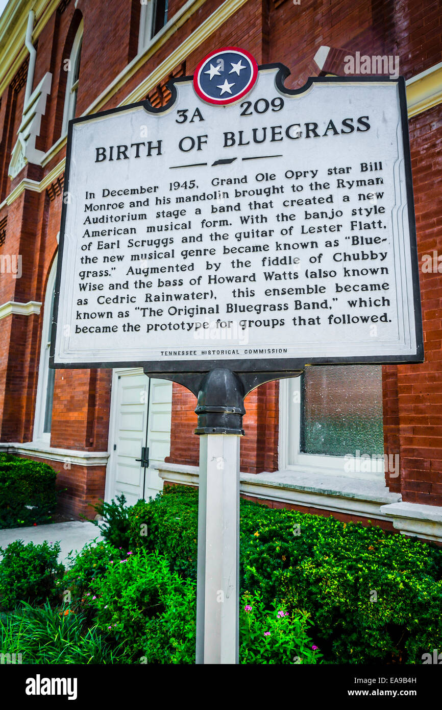 Historische Zeichen vor dem berühmten Wahrzeichen, das Ryman Auditorium, stellt Geburt Bluegrass Music City, Nashville, TN Stockfoto