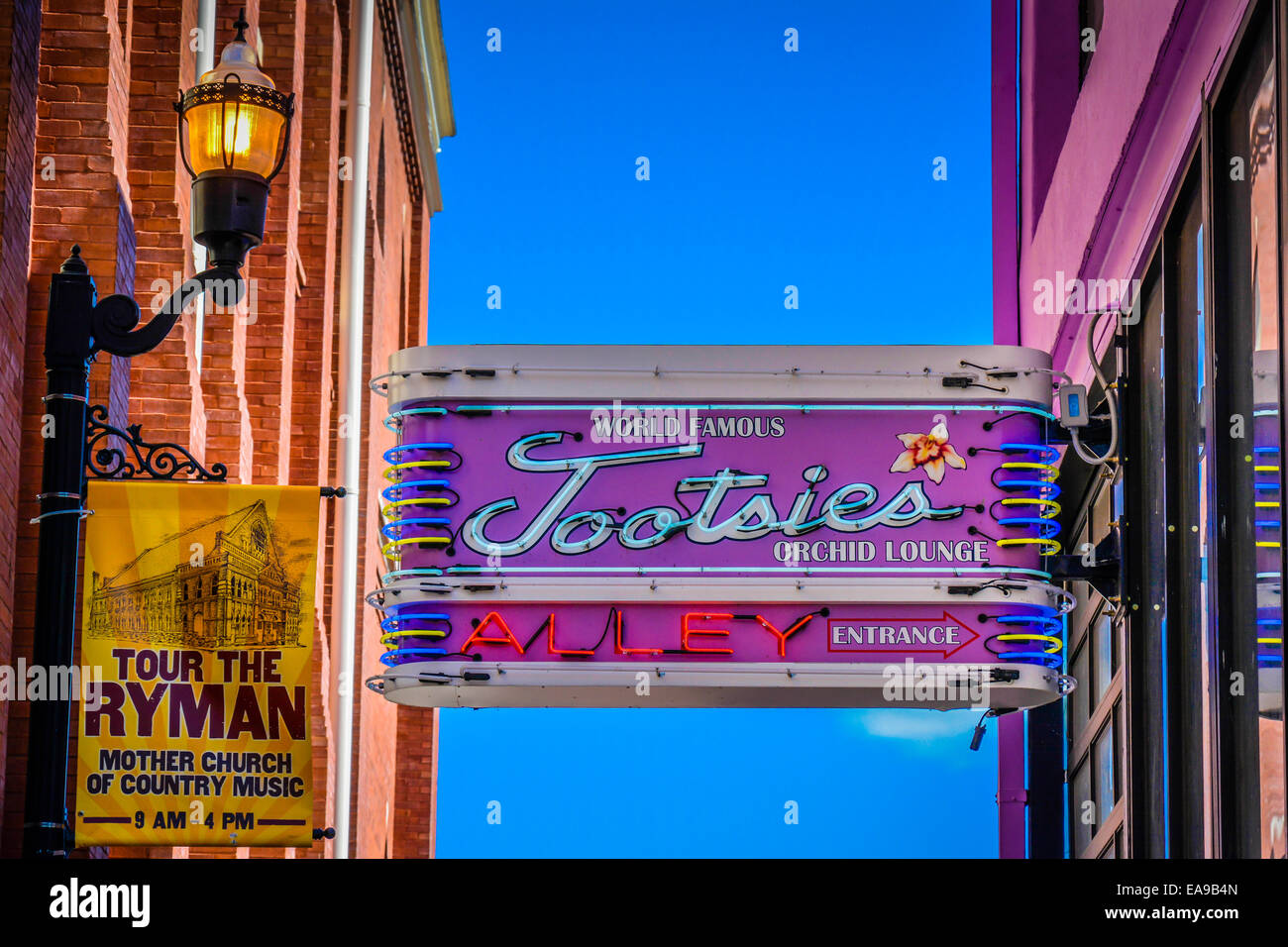 Zeichen für Gasse Eingang zum weltberühmten Tootsies Orchid Lounge von Sternen durch die Hintertür des Ryman Grand Ole Opry, Nashville, TN Stockfoto