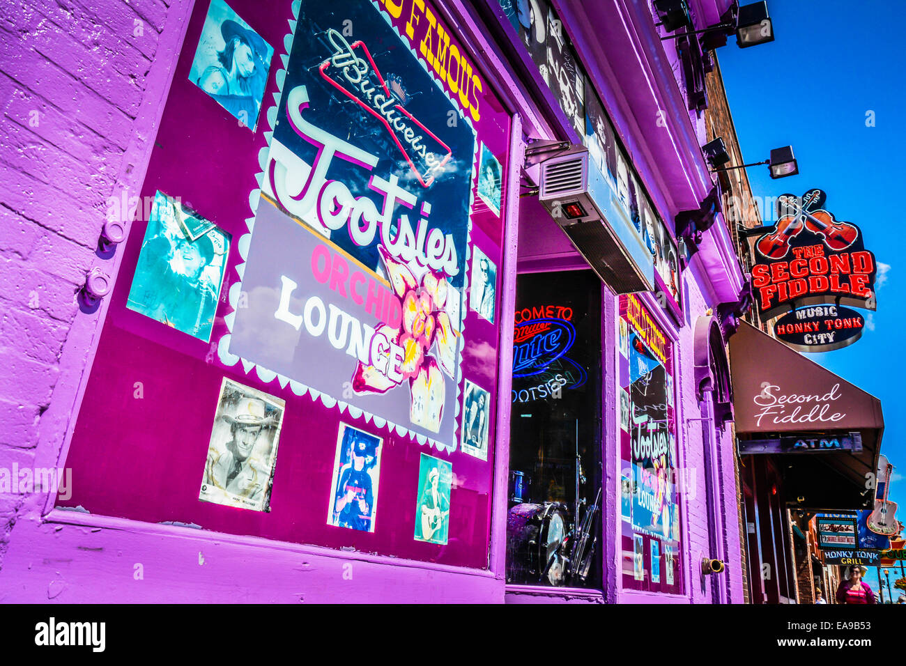 Die weltberühmte Tootsies Orchid Lounge ist ein Wahrzeichen in der Innenstadt am unteren Broadway in Music City, USA, Nashville, TN, USA Stockfoto