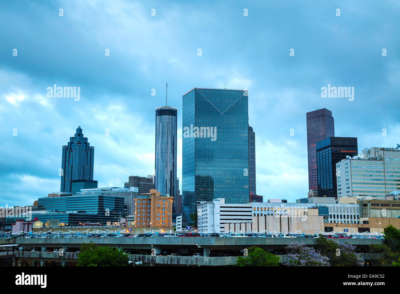 Die Innenstadt von Atlanta, Georgia in der Nacht Stockfoto