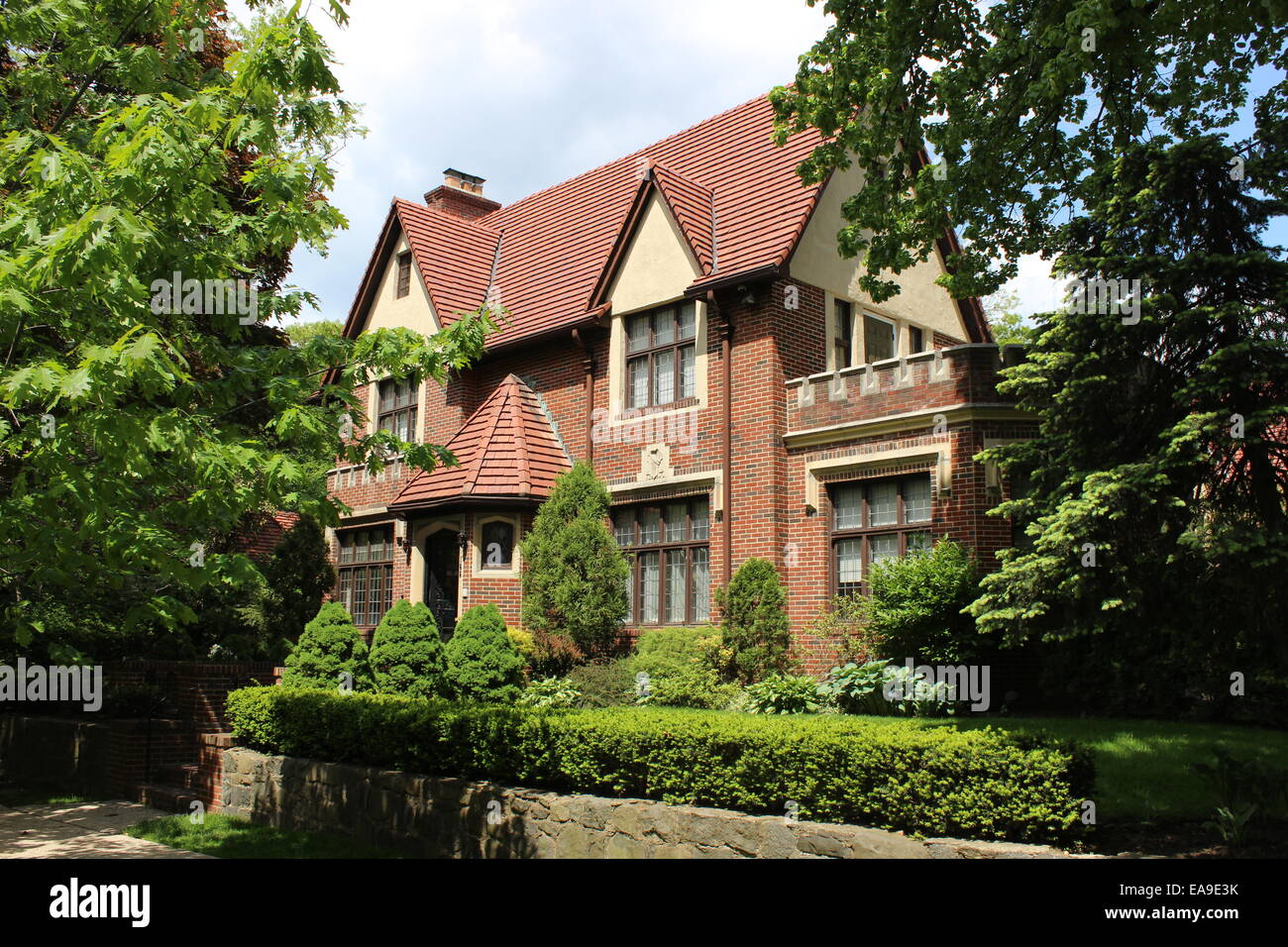 Tudor Revival Haus, Waldgärten Hills, Queens, New York Stockfoto