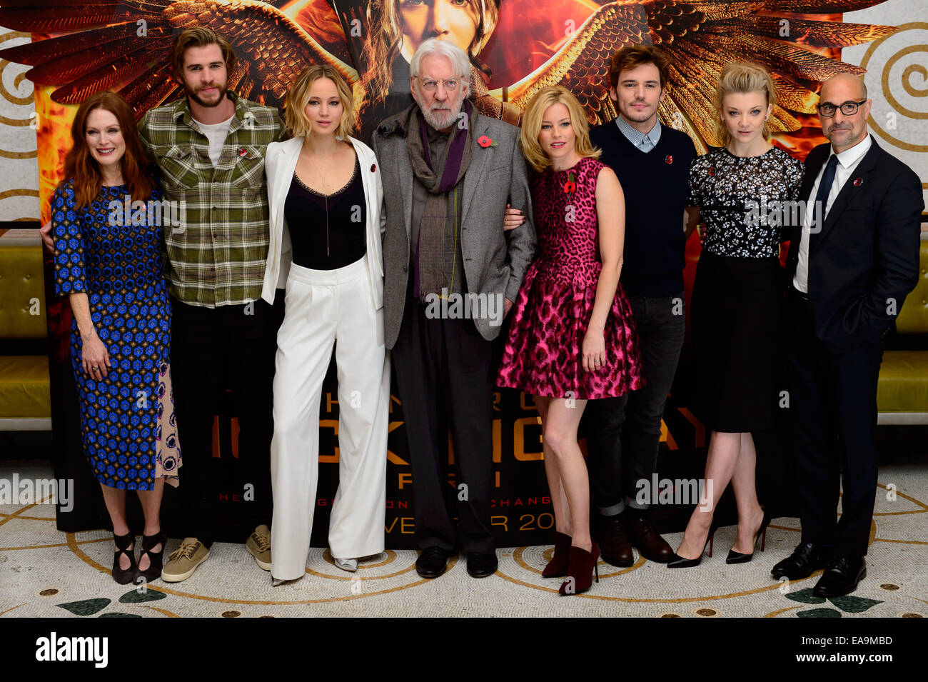 Julianne Moore, Liam Hemsworth, Jennifer Lawrence, Donald Sutherland, Elizabeth Banks, Josh Hutcherson, Natalie Dormer, Stockfoto