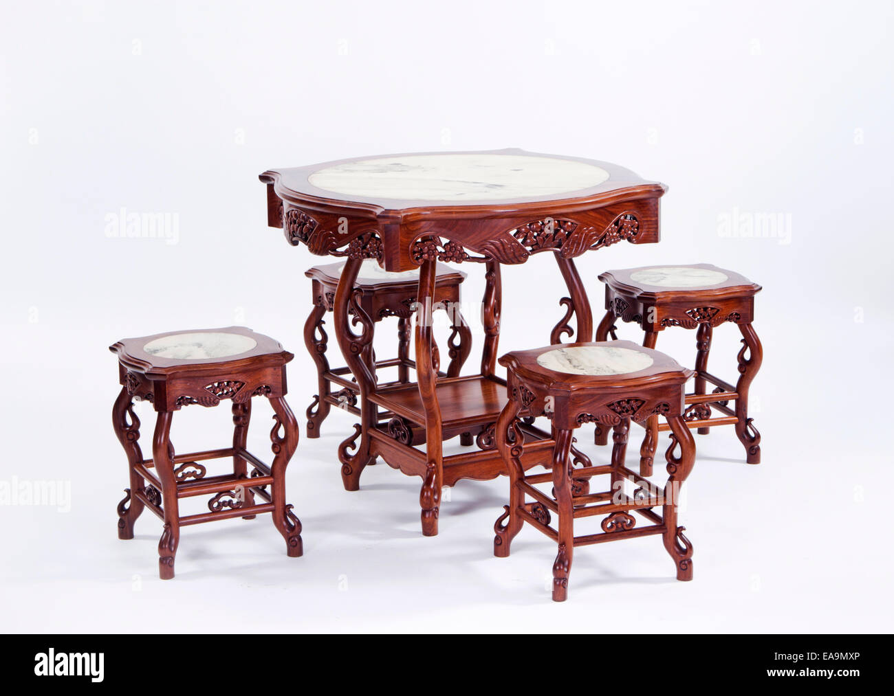 Chinesische Tische und Stühle Stockfotografie - Alamy