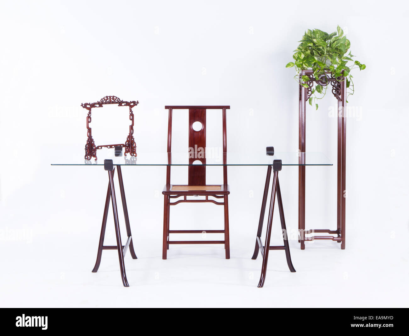 Tisch und Stuhl Stockfoto