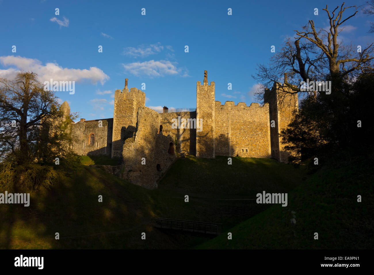 Framlingham Burgmauern Stockfoto